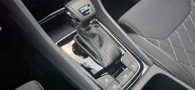 SKODA Karoq 2.0 TDI CR Sport Line 4x4 DSG