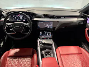 AUDI e-tron S quattro