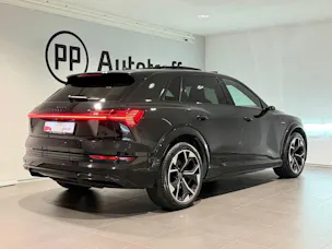 AUDI e-tron S quattro