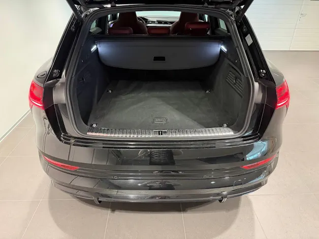 AUDI e-tron S quattro