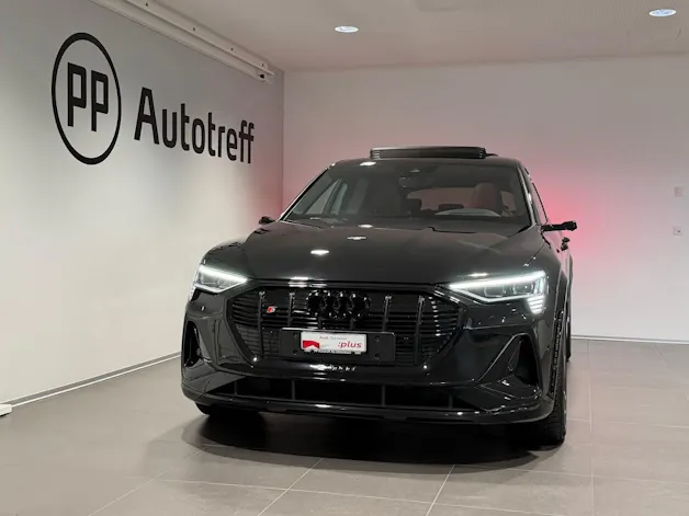 AUDI e-tron S quattro