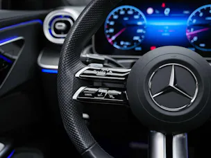 MERCEDES-BENZ CLE 200 Coupé AMG Line 9G-Tronic *Werksgarantie*Panorama*Lenkradheizung*