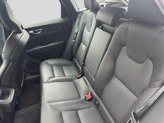 VOLVO XC60 B4 Diesel Mild Hybrid AWD Plus Dark Geartronic