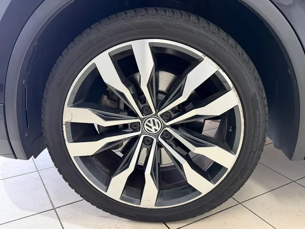 VW Tiguan 2.0 TDI SCR R-Line Highline 4Motion DSG