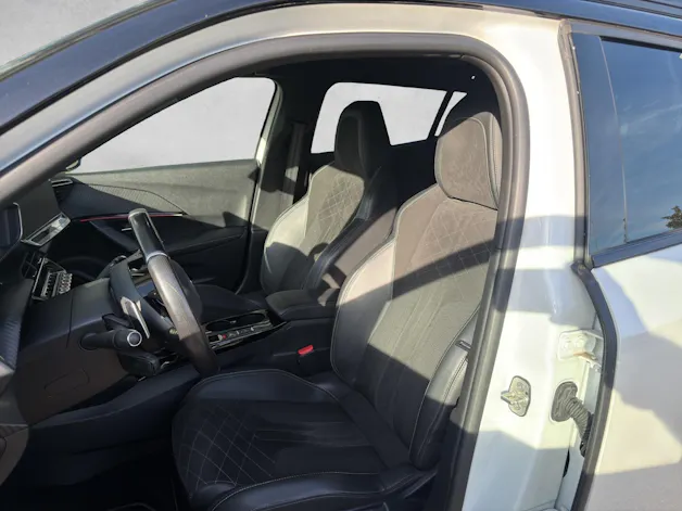 PEUGEOT 2008 1.2 PureTech GT Pack EAT8