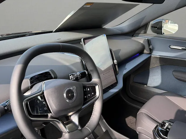 VOLVO EX30 P5 69 kWh Long Range Xcentric Black Edition