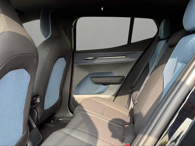 VOLVO EX30 P5 69 kWh Long Range Xcentric Black Edition