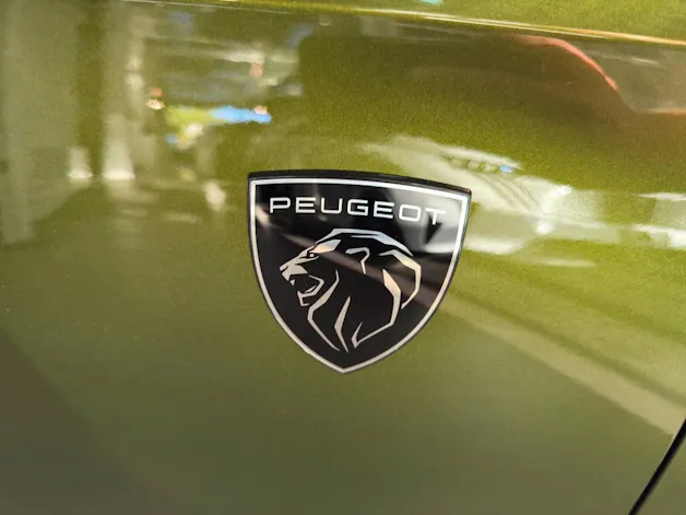 PEUGEOT 408 1.2 Hybrid GT