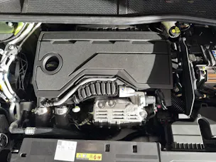 PEUGEOT 408 1.2 Hybrid GT