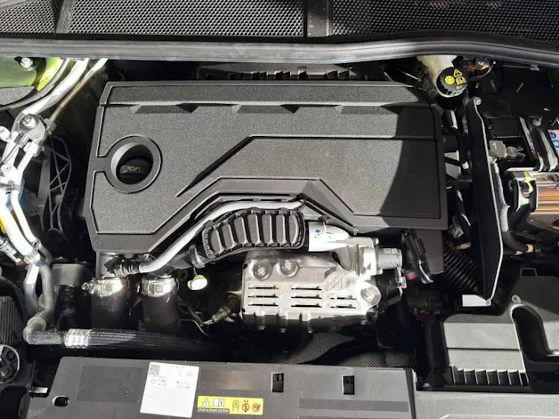PEUGEOT 408 1.2 Hybrid GT