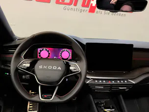 SKODA Octavia Combi 2.0 TSI DSG RS