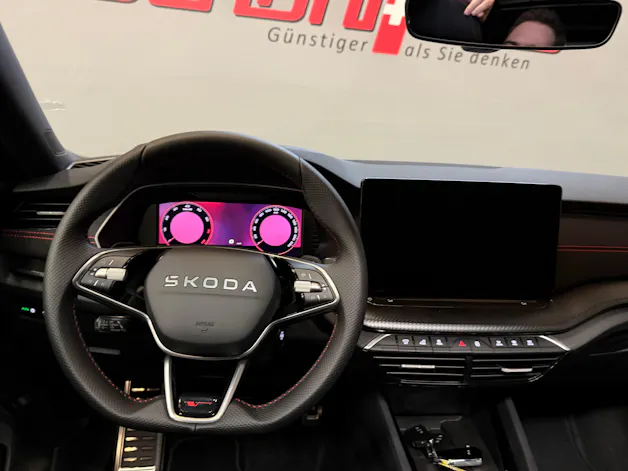 SKODA Octavia Combi 2.0 TSI DSG RS