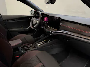 SKODA Octavia Combi 2.0 TSI DSG RS