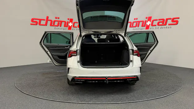 SKODA Octavia Combi 2.0 TSI DSG RS