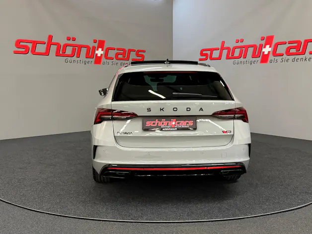 SKODA Octavia Combi 2.0 TSI DSG RS