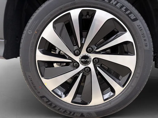 BYD Seal U DM-i Design AWD