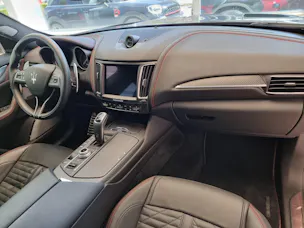MASERATI Levante 3.8 V8 Trofeo - 1 of 100 - Mansory