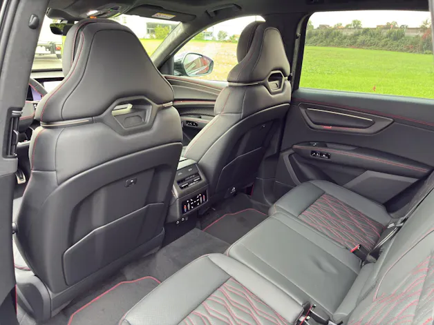 AUDI Q7 SUV TDI quattro 220 kW