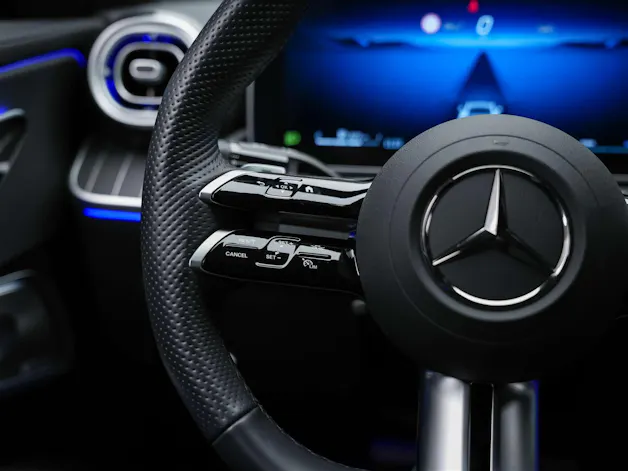 MERCEDES-BENZ CLE 200 Coupé AMG Line 9G-Tronic Werksgarantie*Burmester*360° Kamera*