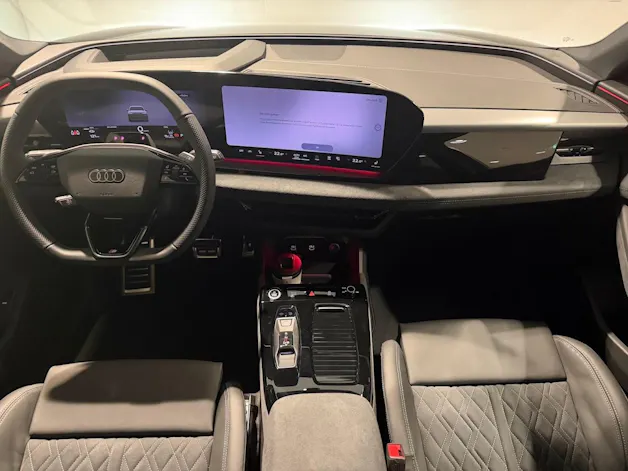 AUDI Q6 e-tron quattro