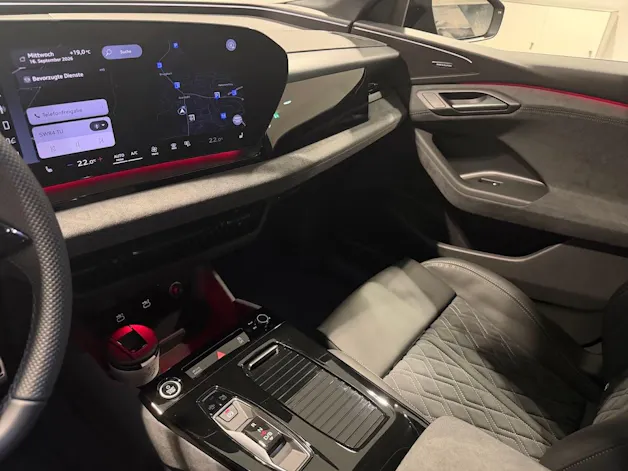 AUDI Q6 e-tron quattro