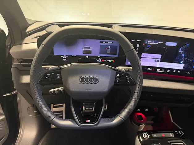 AUDI Q6 e-tron quattro