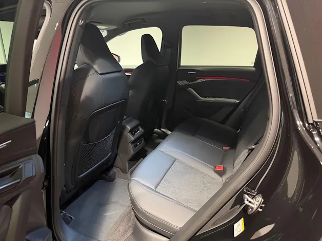 AUDI Q6 e-tron quattro