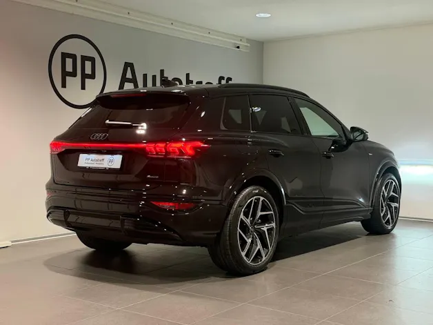 AUDI Q6 e-tron quattro