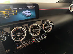 MERCEDES-BENZ A 180 AMG Line 7G-DCT