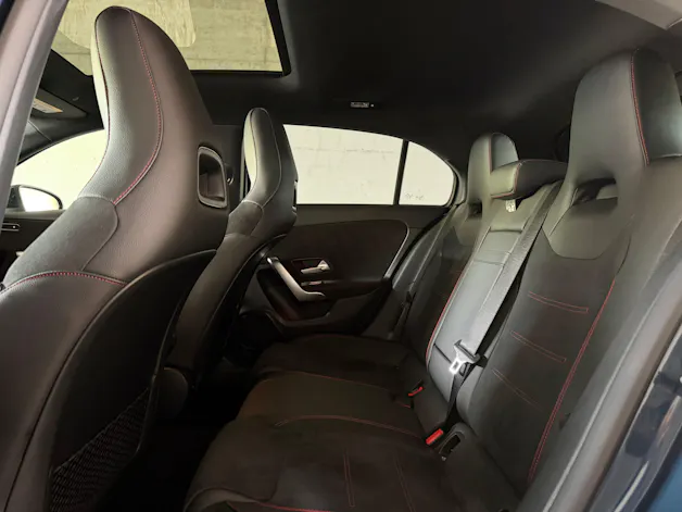 MERCEDES-BENZ A 180 AMG Line 7G-DCT