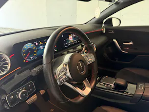 MERCEDES-BENZ A 180 AMG Line 7G-DCT