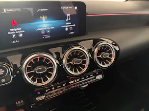 MERCEDES-BENZ A 180 AMG Line 7G-DCT