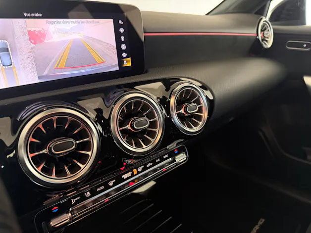 MERCEDES-BENZ A 180 AMG Line 7G-DCT