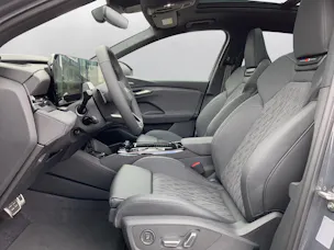 AUDI Q6 e-tron quattro