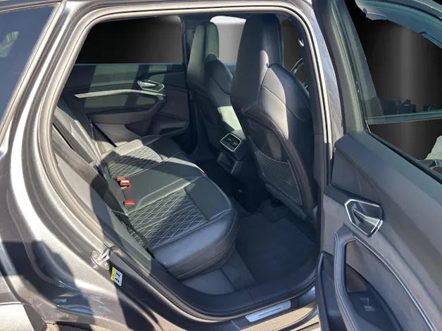 AUDI e-tron S quattro