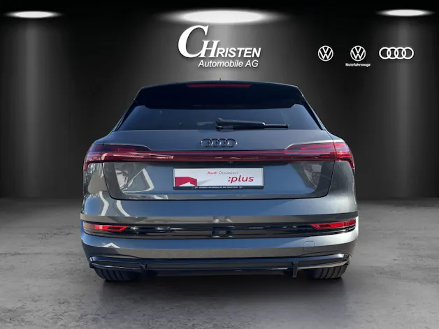 AUDI e-tron S quattro
