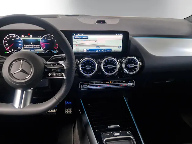 MERCEDES-BENZ GLA 200 Night Star 7G-DCT