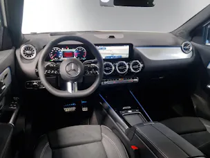 MERCEDES-BENZ GLA 200 Night Star 7G-DCT