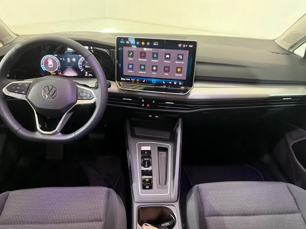 VW Golf Variant 1.5 eTSI mHEV Basis DSG