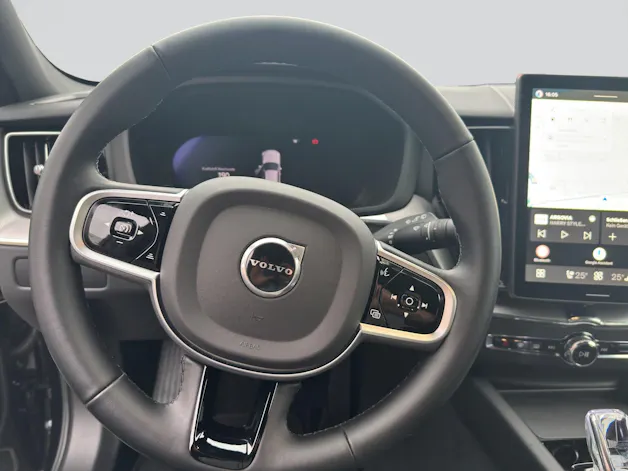VOLVO XC60 B5 Benzin Mild Hybrid AWD Plus Black Edition Geartronic