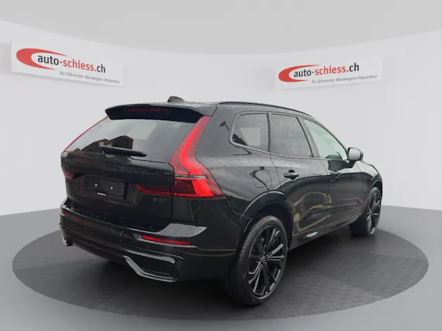 VOLVO XC60 B5 Benzin Mild Hybrid AWD Plus Black Edition Geartronic