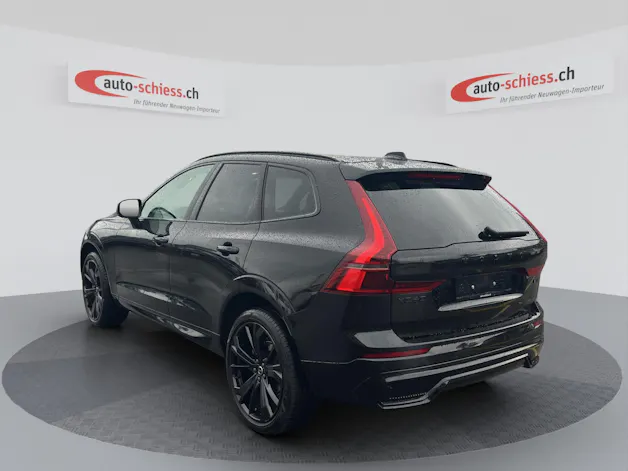 VOLVO XC60 B5 Benzin Mild Hybrid AWD Plus Black Edition Geartronic