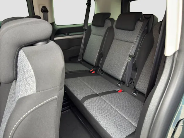 PEUGEOT Traveller Std. Family Ed. 2.2 BHDI 180 PS EAT 8