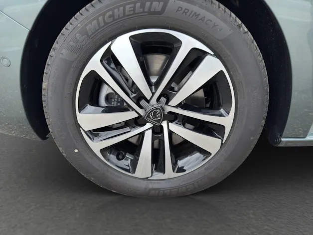 PEUGEOT Traveller Std. Family Ed. 2.2 BHDI 180 PS EAT 8