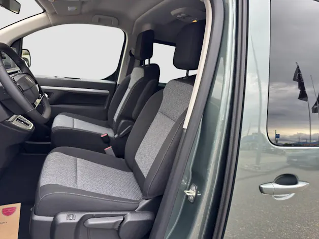 PEUGEOT Traveller Std. Family Ed. 2.2 BHDI 180 PS EAT 8