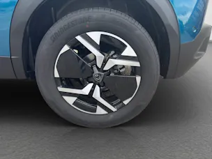 PEUGEOT 2008 1.2 Hybrid Allure