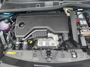 PEUGEOT 2008 1.2 Hybrid Allure