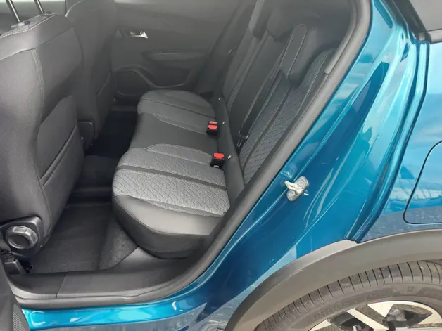 PEUGEOT 2008 1.2 Hybrid Allure