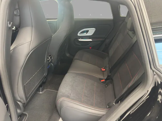 MERCEDES-BENZ CLA Shooting Brake 220 4Matic 8G-DCT