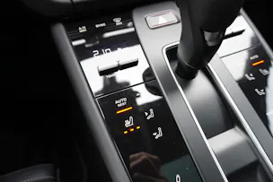PORSCHE Macan GTS PDK